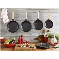 Staub | 8-inch, Frying Pan With Wooden Handle, Matte Black | Cast Iron