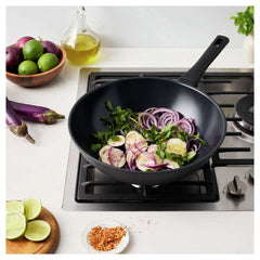 ZWILLING | 12-inch, Aluminum, Wok Titanium-reinforced Ceramic Non-stick Coating | Madura Plus
