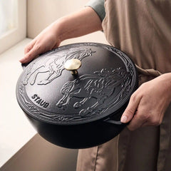 Staub | 5 qt, Essential French Oven with Horse Lid, Matte Black | La Cocotte