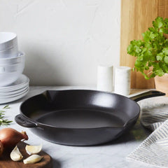 Staub | 10-inch, Fry Pan, Matte Black | Cast Iron