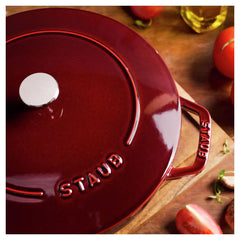 Staub | 5 qt, Essential French Oven, Grenadine | Cast Iron